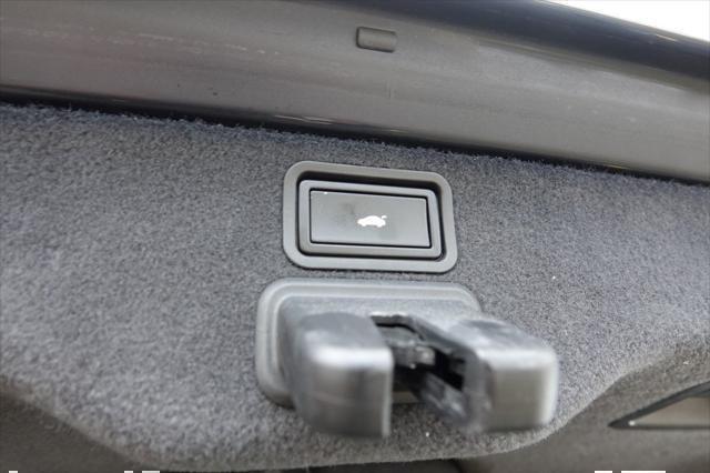 Photo of 2006 Night Blue Pearl Audi A8