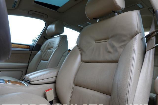 Photo of 2006 Night Blue Pearl Audi A8
