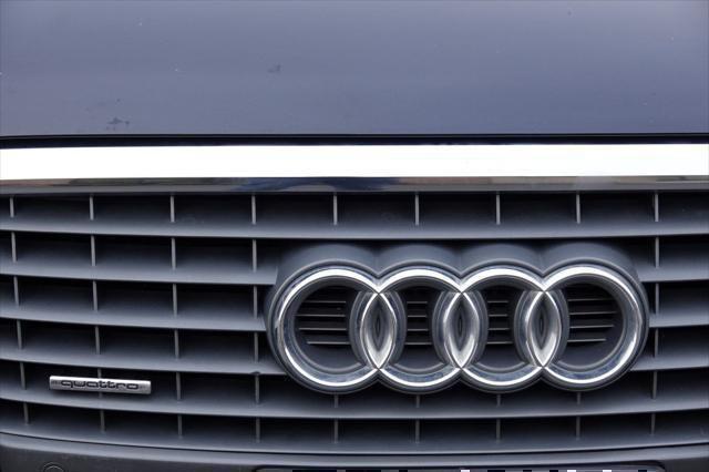 Photo of 2006 Night Blue Pearl Audi A8