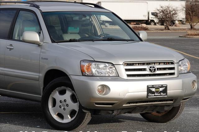 Photo of 2005 Millenium Silver Metallic Toyota Highlander