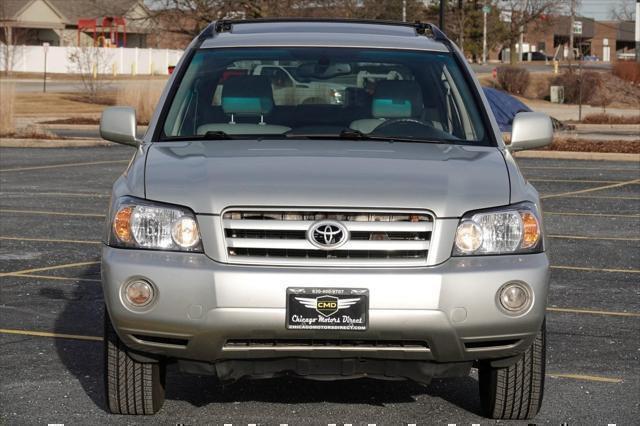 Photo of 2005 Millenium Silver Metallic Toyota Highlander