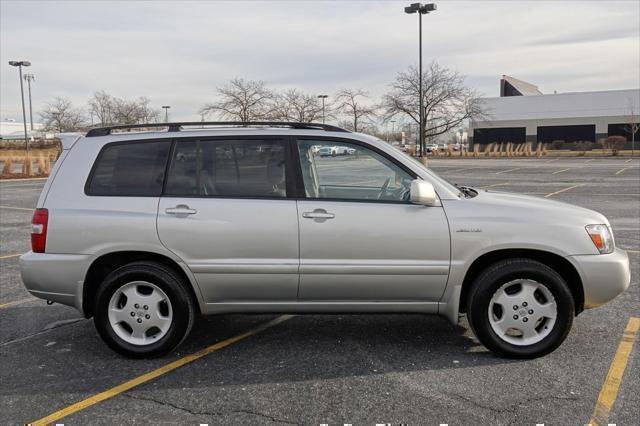 Photo of 2005 Millenium Silver Metallic Toyota Highlander