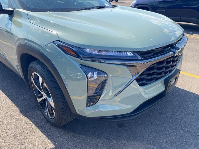 Photo of 2024 Cacti Green Chevrolet Trax