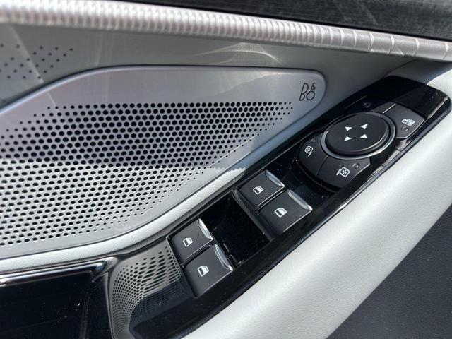 Photo of 2025 Agate Black Metallic Ford Explorer