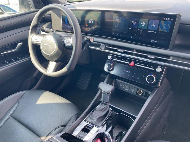 Photo of 2025 Atlas White Hyundai SANTA CRUZ