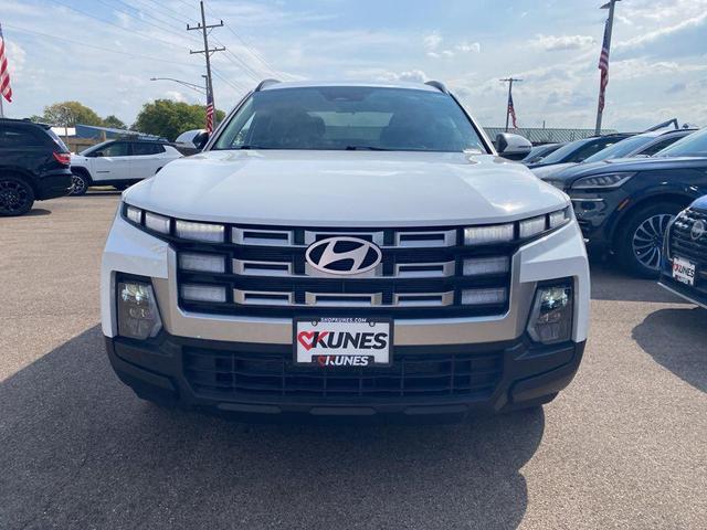 Photo of 2025 Atlas White Hyundai SANTA CRUZ