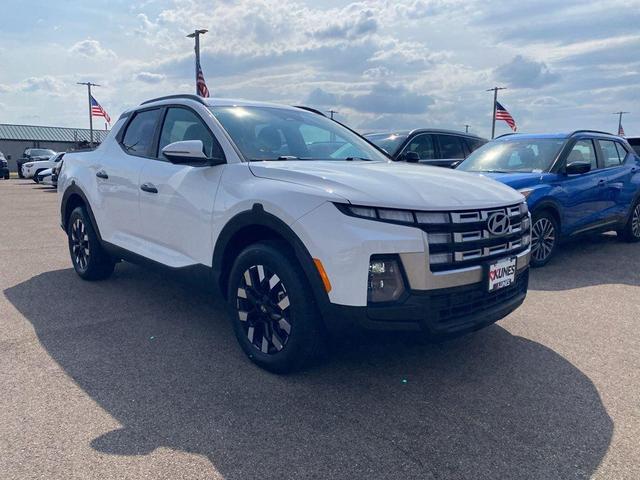 Photo of 2025 Atlas White Hyundai SANTA CRUZ