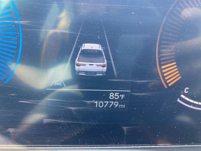 Photo of 2025 Atlas White Hyundai SANTA CRUZ