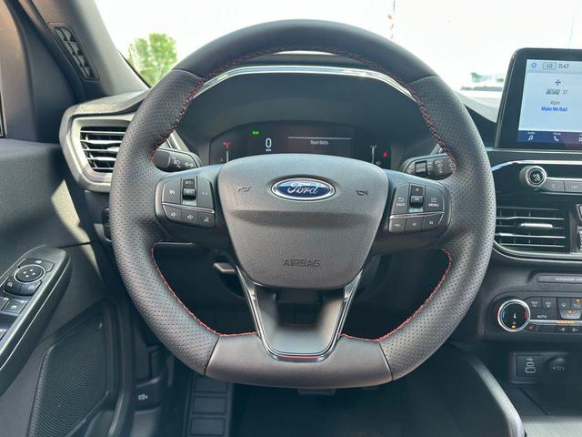 Photo of 2025 Space Silver Metallic Ford Escape
