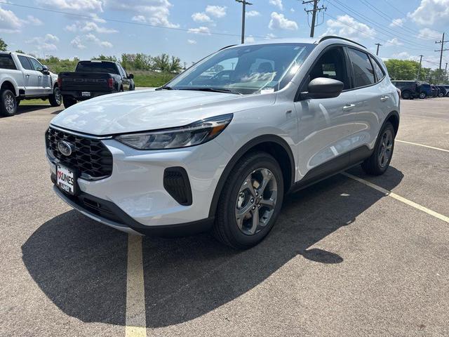 Photo of 2025 Space Silver Metallic Ford Escape