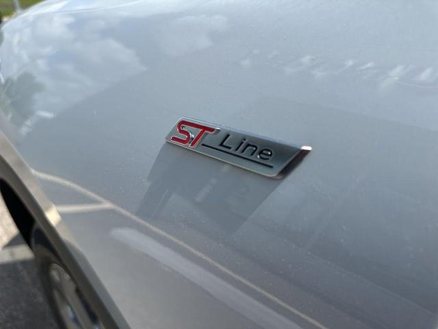 Photo of 2025 Space Silver Metallic Ford Escape