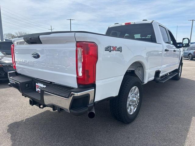 Photo of 2024 Oxford White Ford F-250