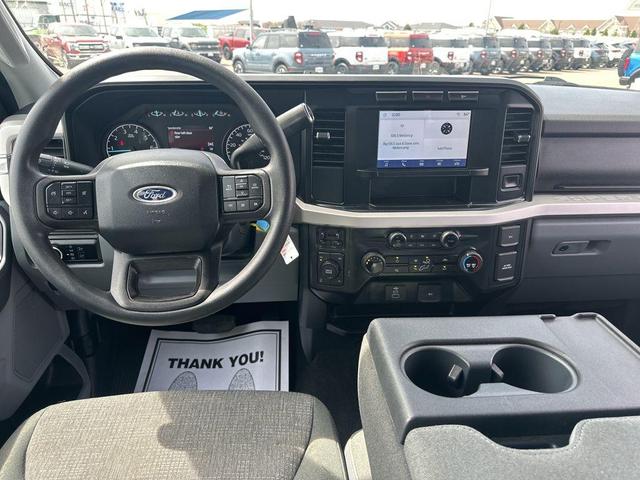 Photo of 2024 Oxford White Ford F-250