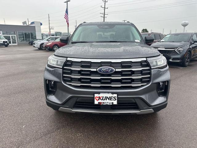 Photo of 2025 Carbonized Gray Metallic Ford Explorer