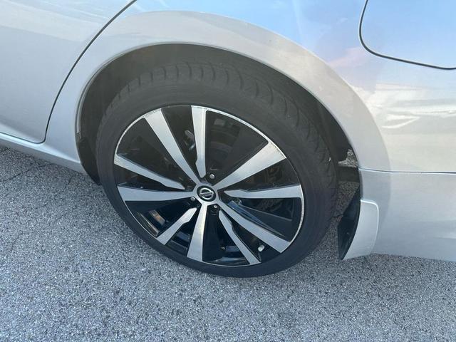 Photo of 2021 Brilliant Silver Metallic Nissan Altima