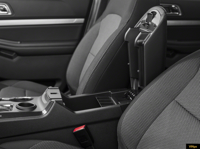 Photo of 2019 WHITE PLATINUM MET TRI-COAT Ford Explorer