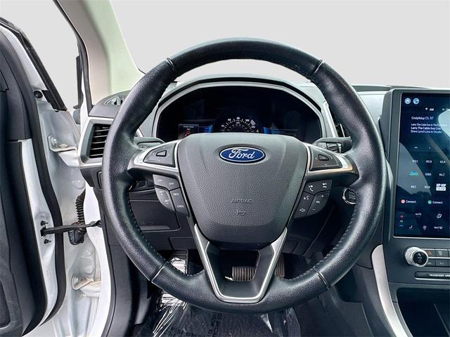 Photo of 2022 OXFORD WHITE Ford Edge