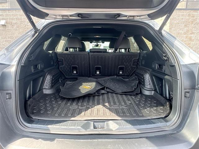 Photo of 2022 Ice Silver Metallic Subaru Outback