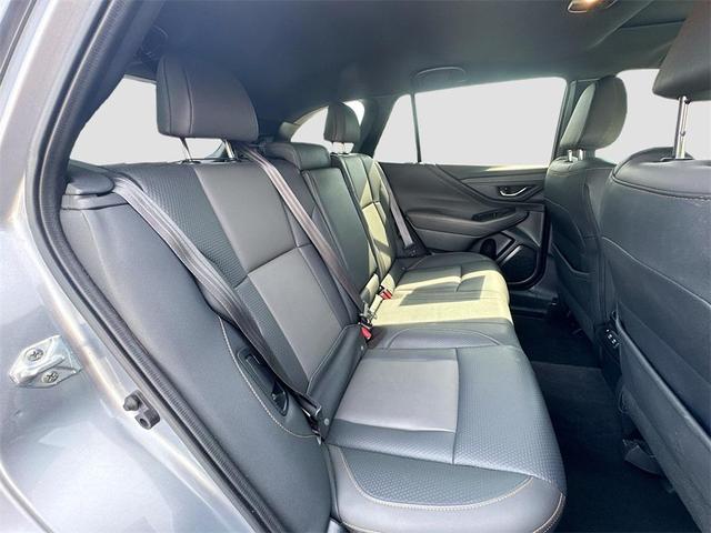 Photo of 2022 Ice Silver Metallic Subaru Outback