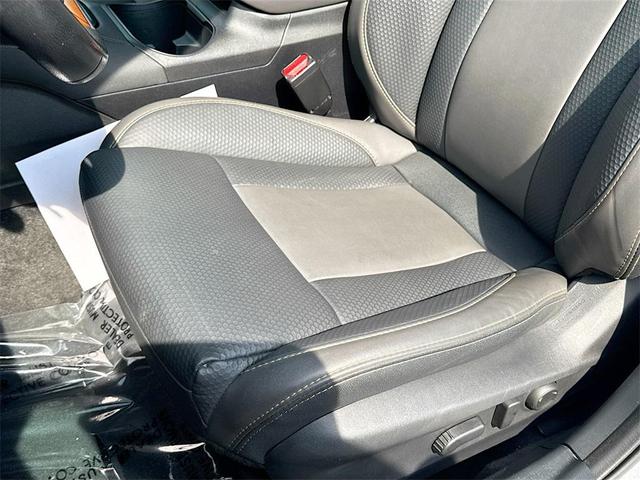 Photo of 2022 Ice Silver Metallic Subaru Outback