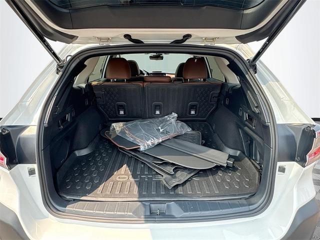 Photo of 2023 Crystal White Pearl Subaru Outback