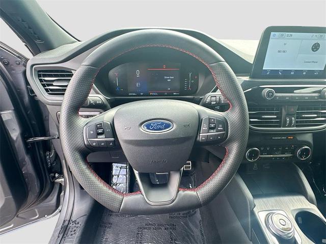 Photo of 2024 CARBONIZED GRAY METALLIC Ford Escape