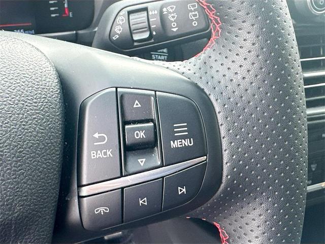 Photo of 2024 CARBONIZED GRAY METALLIC Ford Escape