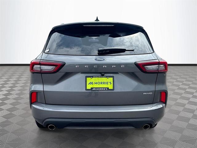 Photo of 2024 CARBONIZED GRAY METALLIC Ford Escape