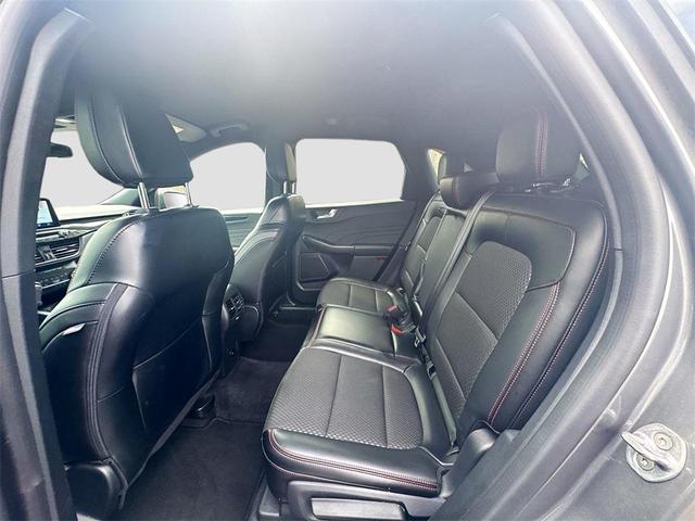 Photo of 2024 CARBONIZED GRAY METALLIC Ford Escape