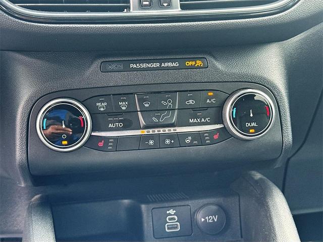 Photo of 2024 CARBONIZED GRAY METALLIC Ford Escape