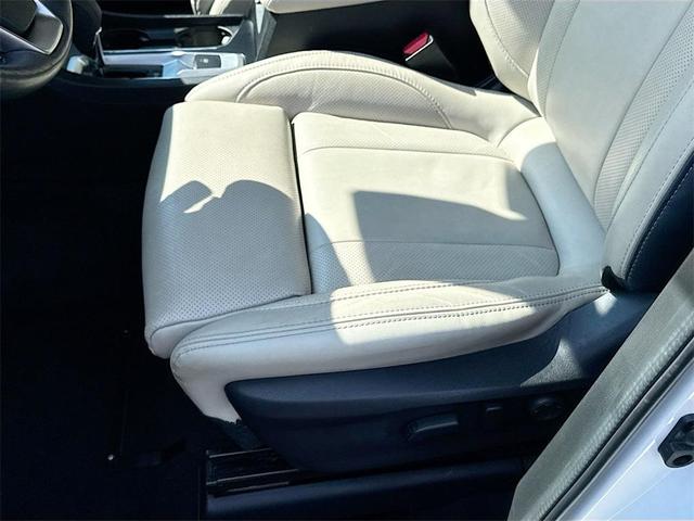 Photo of 2023 Crystal White Pearl Subaru Ascent