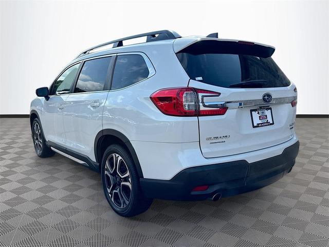 Photo of 2023 Crystal White Pearl Subaru Ascent
