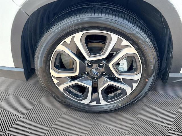 Photo of 2023 Crystal White Pearl Subaru Ascent