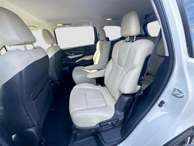 Photo of 2023 Crystal White Pearl Subaru Ascent