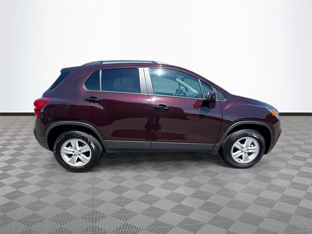 Photo of 2022 Black Cherry Metallic Chevrolet Trax