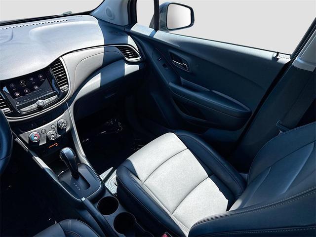 Photo of 2022 Black Cherry Metallic Chevrolet Trax