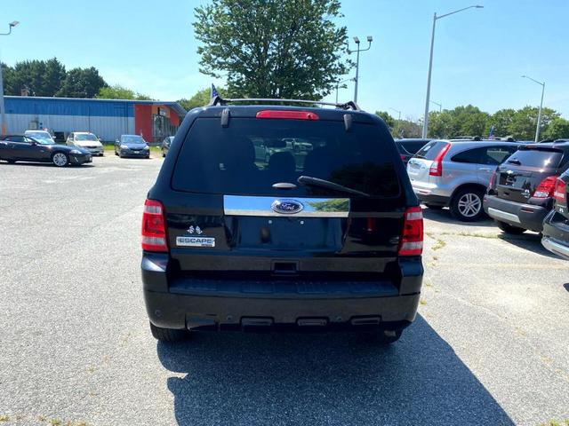 Photo of 2012 Black Ford Escape