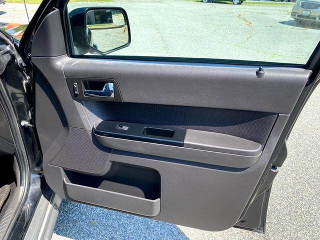 Photo of 2012 Black Ford Escape