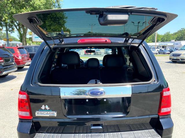 Photo of 2012 Black Ford Escape