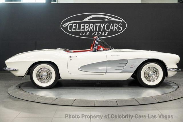 Photo of 1961 White Chevrolet Corvette
