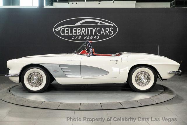 Photo of 1961 White Chevrolet Corvette
