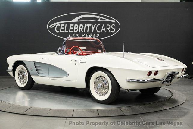 Photo of 1961 White Chevrolet Corvette
