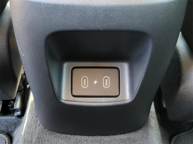 Photo of 2024 White Hyundai ELANTRA