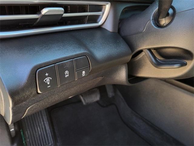 Photo of 2024 White Hyundai ELANTRA