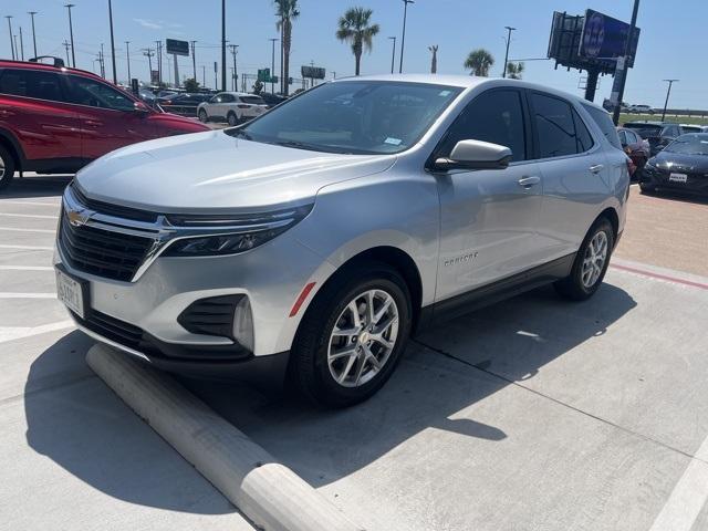 Photo of 2022 Silver Ice Metallic Chevrolet Equinox