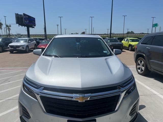 Photo of 2022 Silver Ice Metallic Chevrolet Equinox
