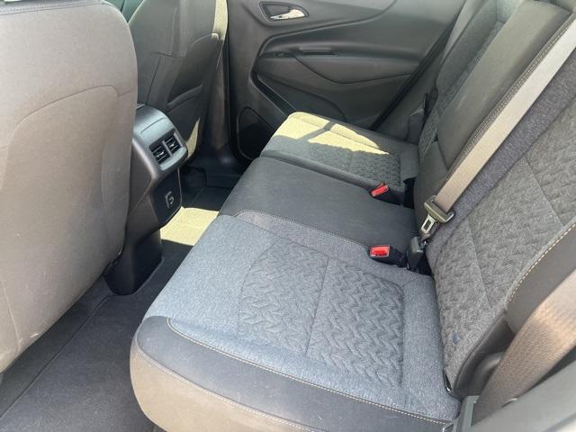 Photo of 2022 Silver Ice Metallic Chevrolet Equinox