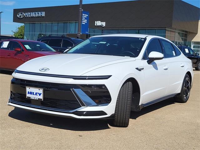 Photo of 2026 White Hyundai SONATA