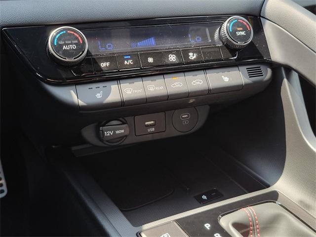 Photo of 2025 Black Hyundai ELANTRA