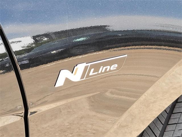 Photo of 2025 Black Hyundai ELANTRA
